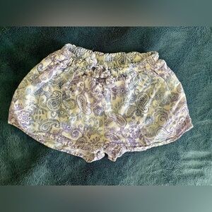 Baby gap white and blue shorts size 12-18M